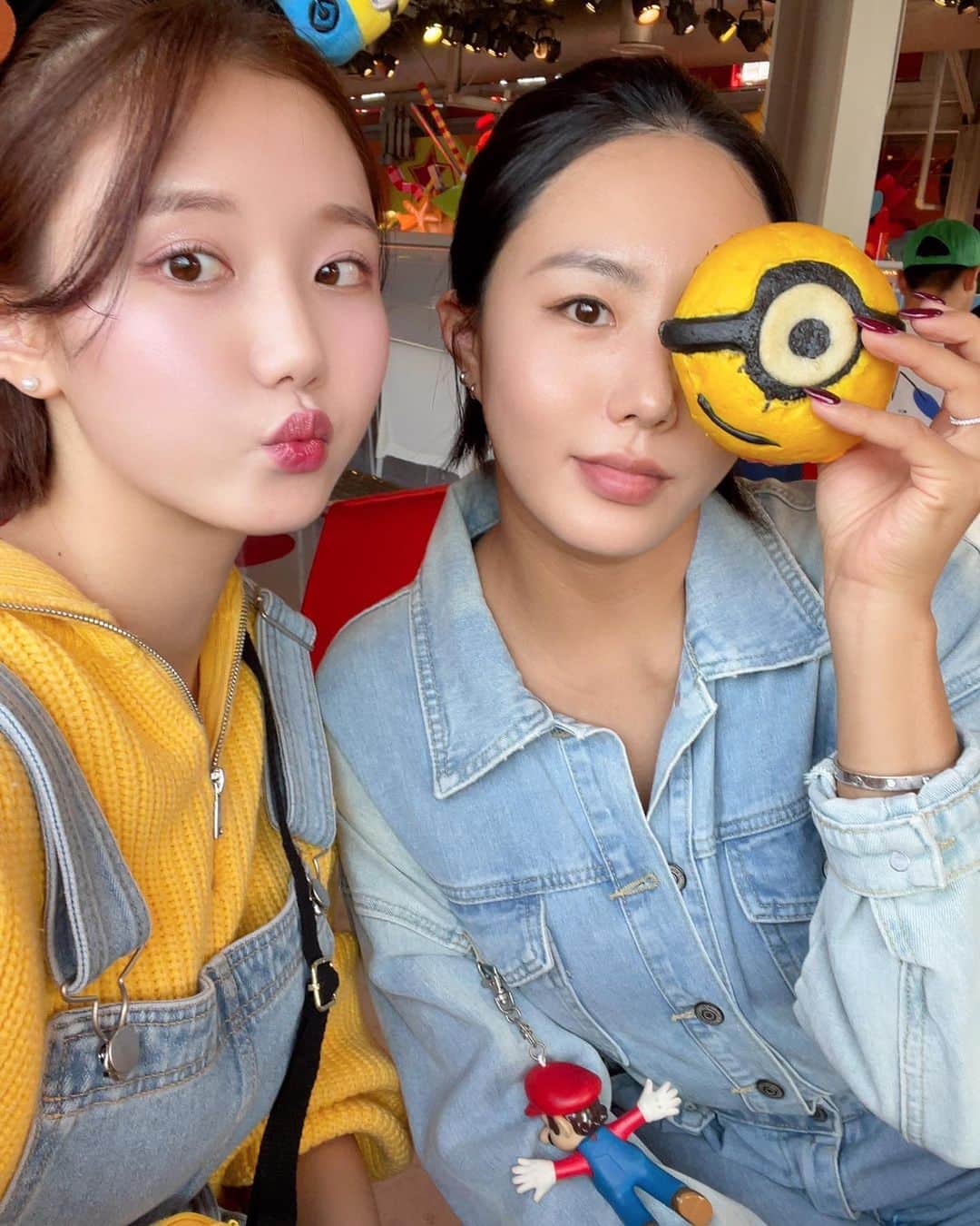 イ・サンファさんのインスタグラム写真 - (イ・サンファInstagram)「USJ🇯🇵🇰🇷🧡 with niece 김스카이랑 그리고 강나미두 #슈퍼마리오 #루이지 #미니언즈」12月9日 13時44分 - sanghwazz