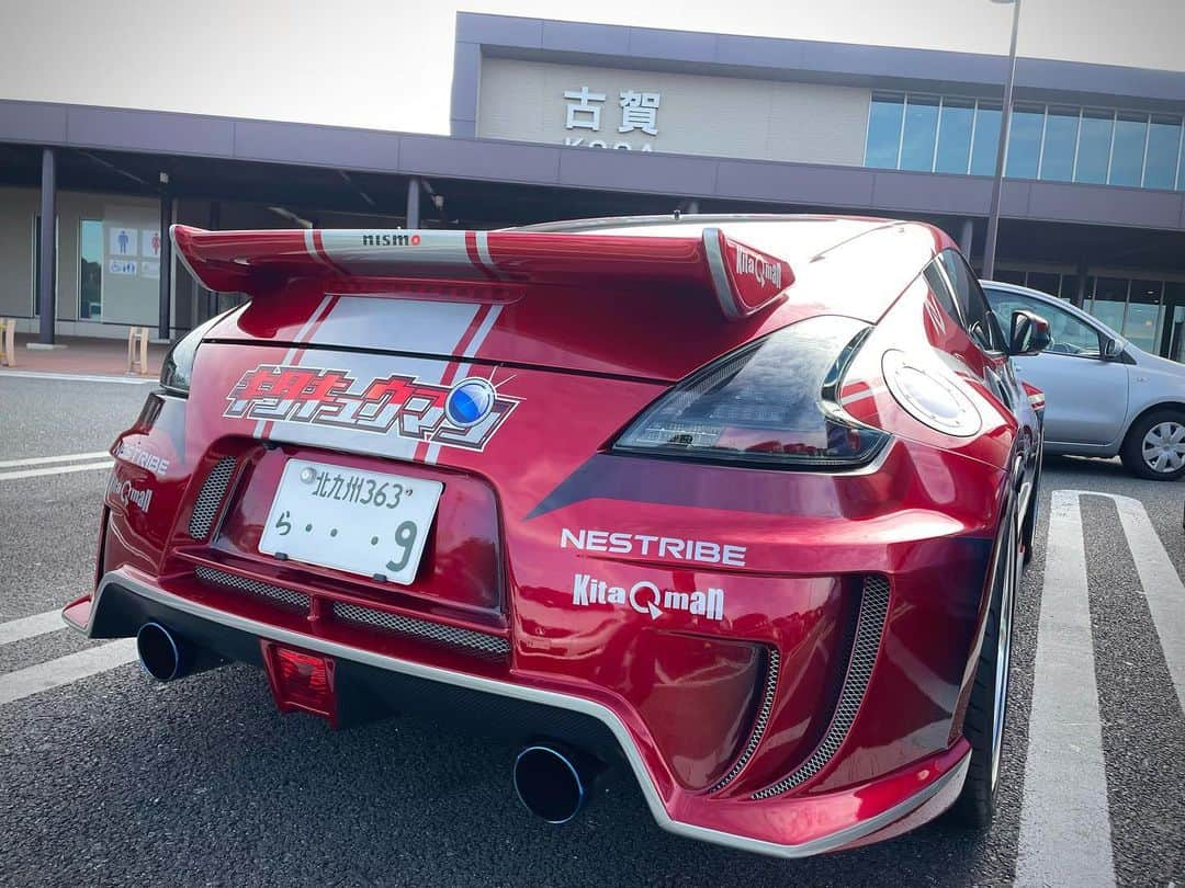 キタキュウマンのインスタグラム：「Brand new KitaQmachine runs through the city.  #キタキュウマシン　#北九州　#福岡 　#fairladyz #z34 #workwheels #ings #carbonsteeringwheel」