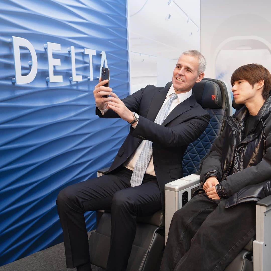 堀米雄斗さんのインスタグラム写真 - (堀米雄斗Instagram)「Flew back to Tokyo from LA on @DELTA to sign an official airline partnership deal. I enjoyed my travel experience with Delta and excited to join Team Delta. I look forward to this partnership.    この度デルタ航空とオフィシャル・エアライン契約をさせていただくことになり @delta でLAから東京に一時帰国しました。とても快適なフライトで、チームデルタの一員になれたことを心から光栄に思います。今後はデルタ航空のサポートのもと、更なる飛躍ができるよう頑張っていきたいと思います。   #Delta #DeltaOne」12月9日 17時08分 - yutohorigome