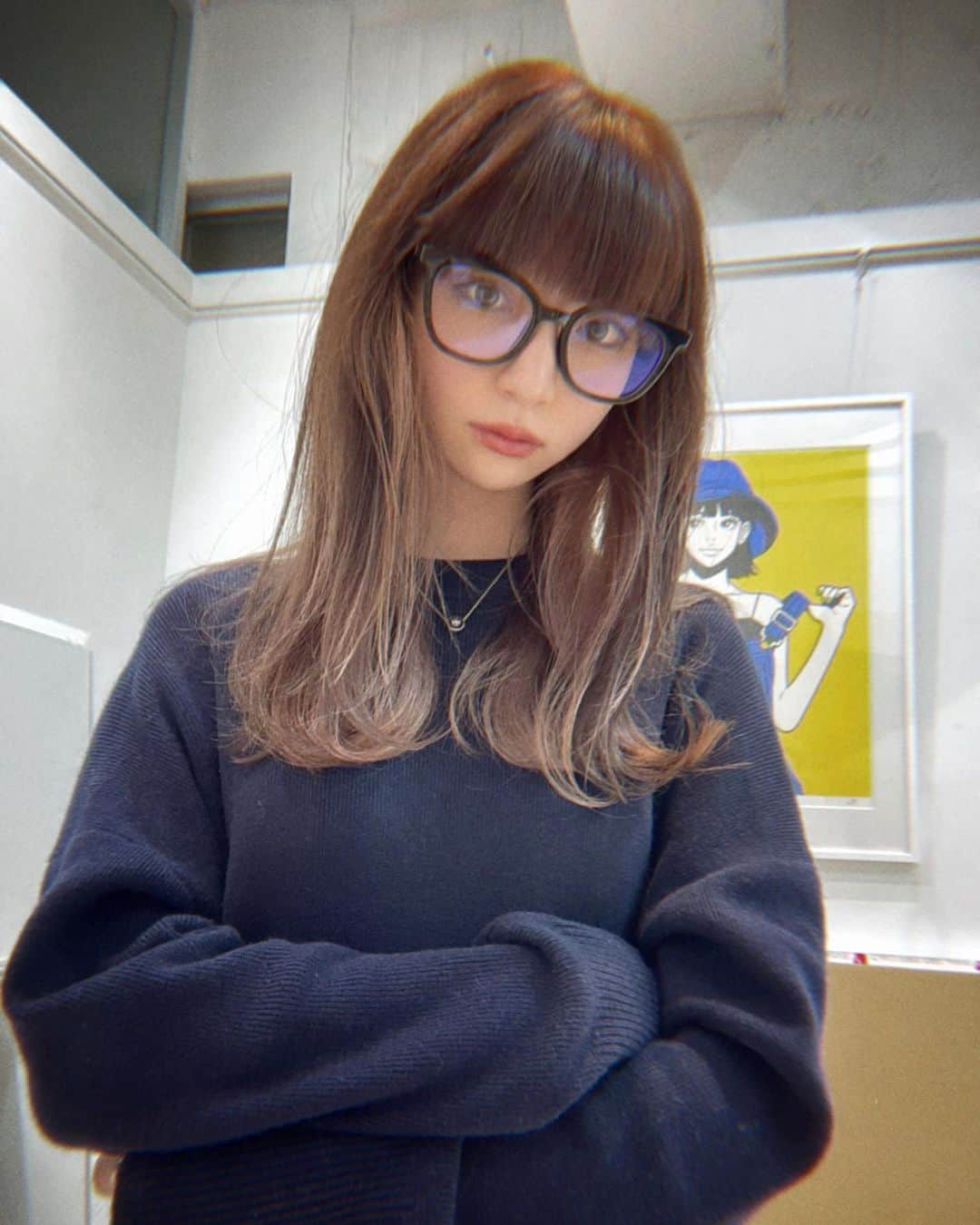 のインスタグラム：「この時期はだいたい髪の毛真っ黒だけど 今年は明るくしました(内側だけ)🫶🏻👧🏻 吉岡さんアリガトーです！」