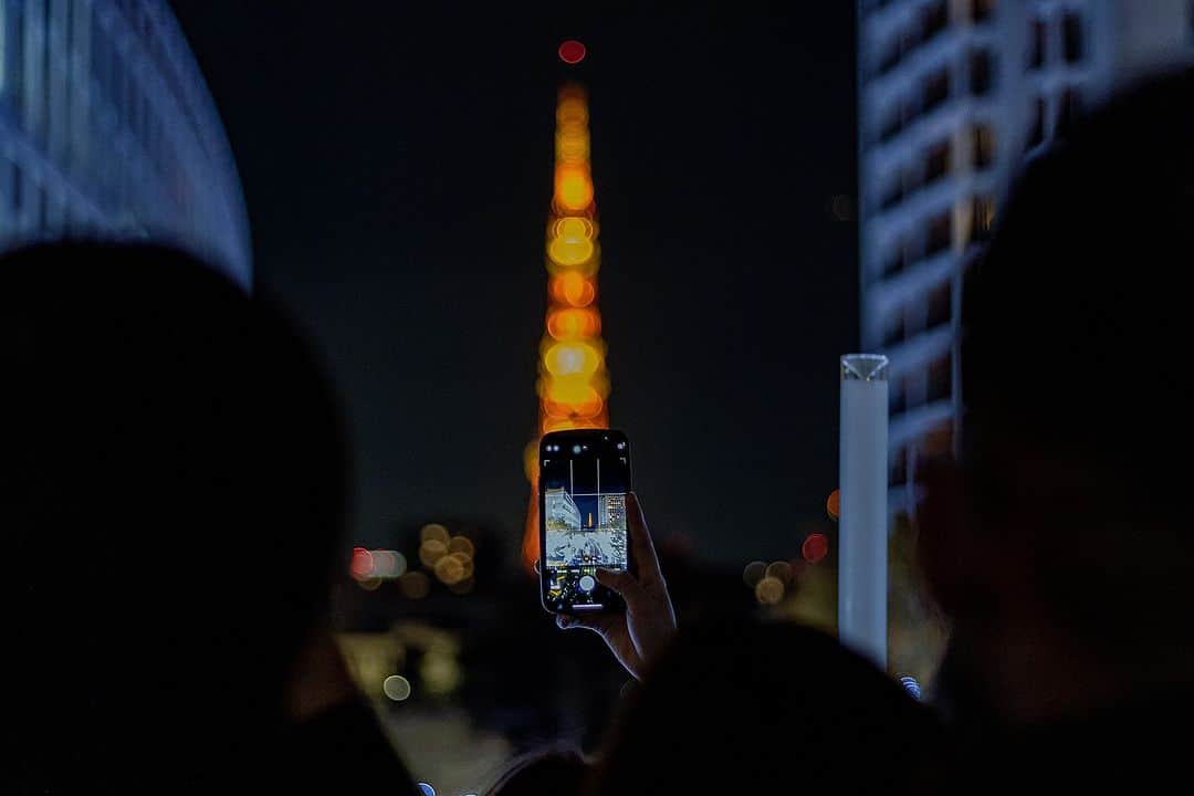 斧口智彦さんのインスタグラム写真 - (斧口智彦Instagram)「ファインダー越しの世界。  #写真好きな人と繋がりたい #カメラ好きな人と繋がりたい #ファインダー越しの私の世界 #photooftheday #photography #japan」12月9日 20時00分 - axecom