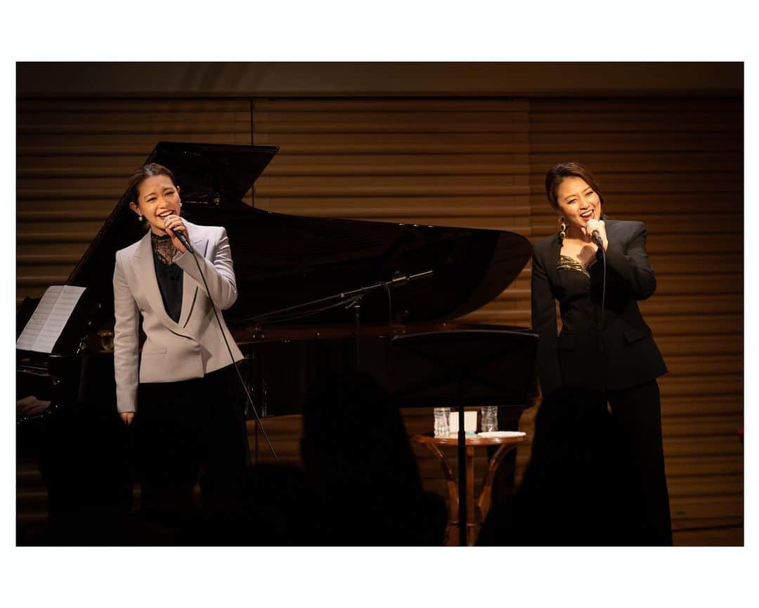 雅原慶のインスタグラム：「🎙5th Live 📷Part.5  「KEI MIYAHARA 5th Live 〜Voice & Piano〜」 Day.2 with @hayate_uzuki   ゲスト #宇月颯 と。 トシちゃんと声を合わせるのは3年ぶり。やはりハーモニーが心地よく、歌っていて楽しかったです✨ 楽しくも驚いた話や、素敵なソロもありがとうございました💕  #雅原慶 #宇月颯 🎹 #吉村隆行  @photo_by_kinamisayaka」