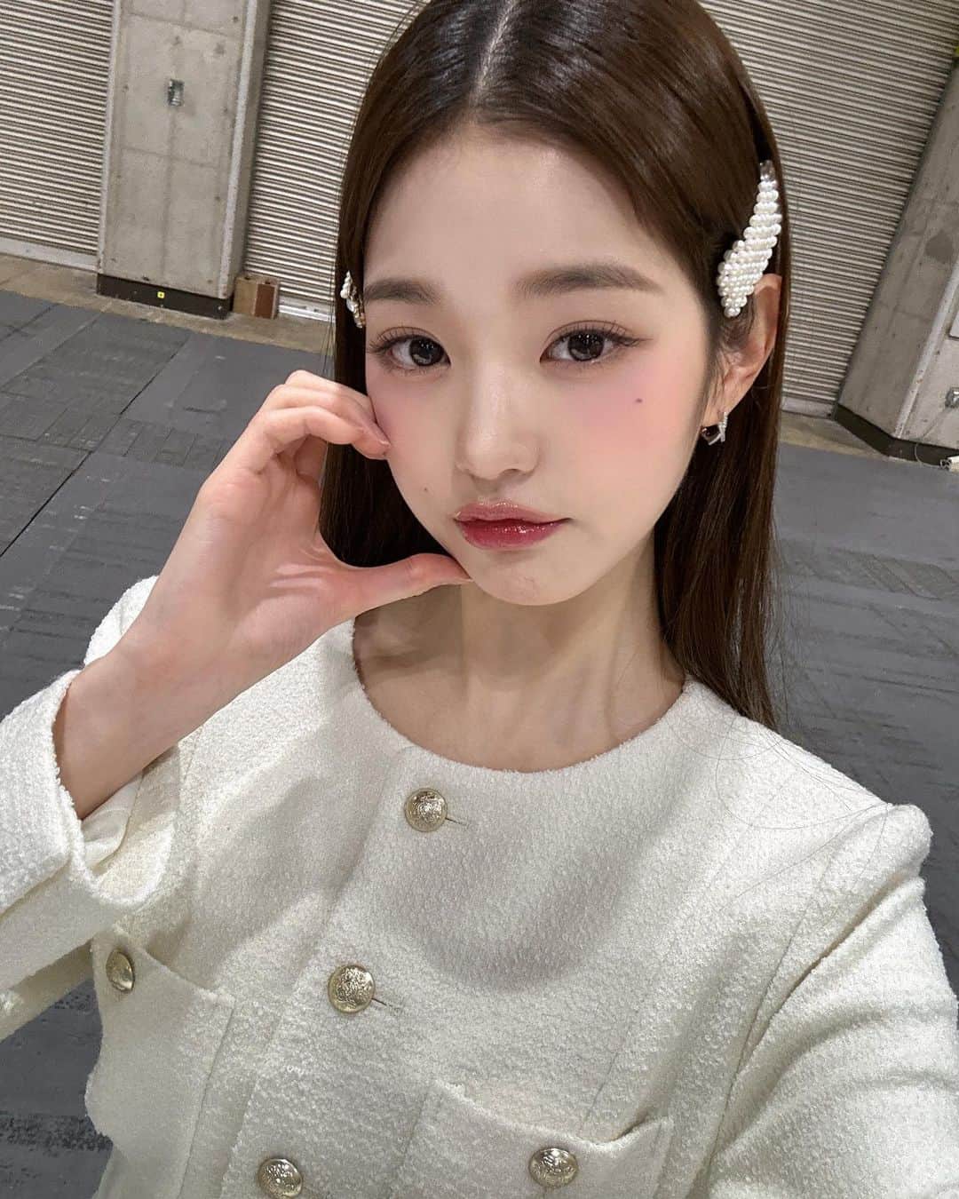 のインスタグラム：「royal wonyo🍒  #IVE #JANGWONYOUNG #WONYOUNG #아이브 #장원영 #원영」