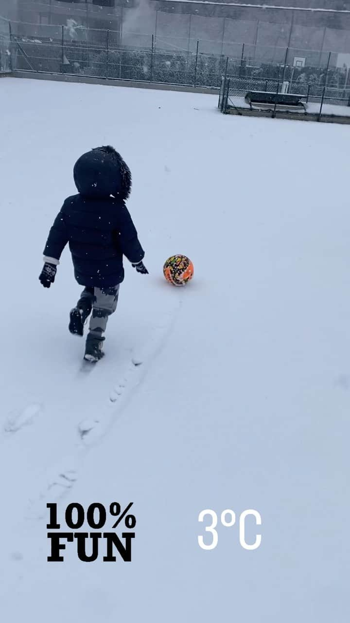 リッカルド・モントリーヴォのインスタグラム：「100%  FUN 👨‍👩‍👧‍👦❤️⚽️」