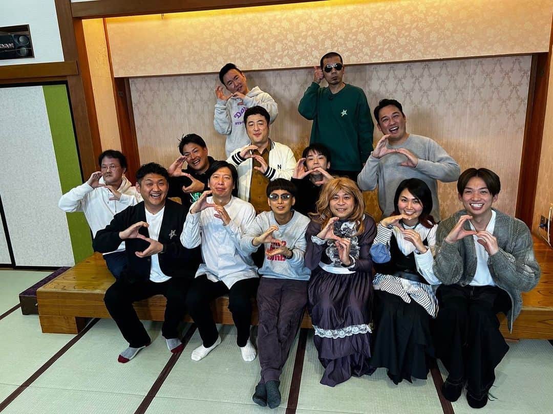 田崎佑一のインスタグラム：「今年も同期旅させていただきました！2023年お正月1/3 23:25から放送予定です！  「かまいたちの知らんけど」みてねー！！！ #かまいたちの知らんけど #同期旅」