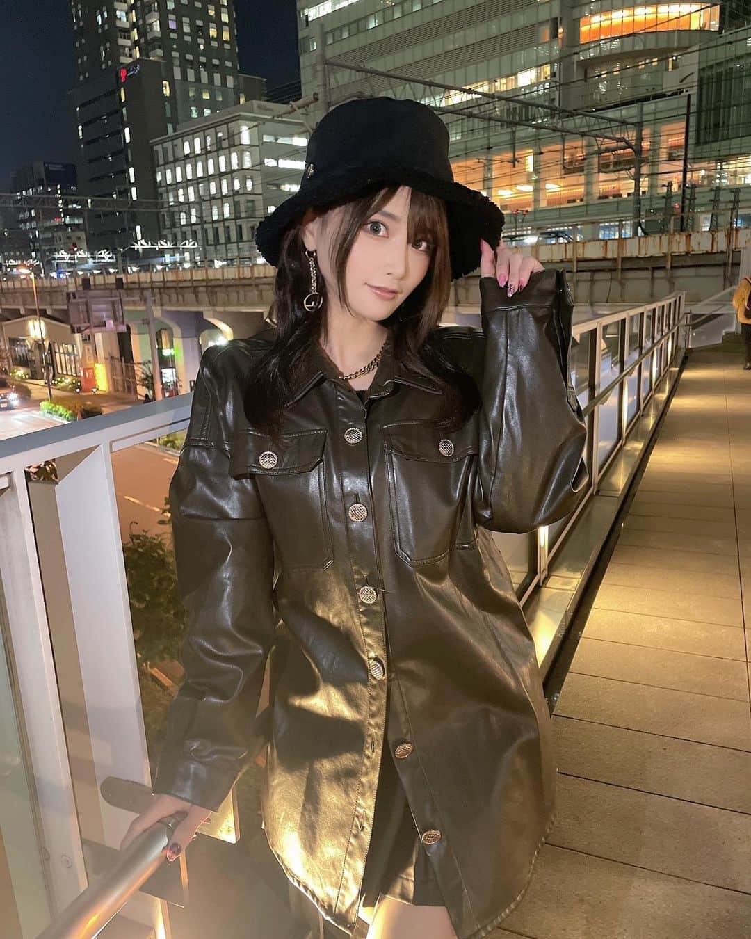 赤羽もものインスタグラム：「ここは何処でしょう？   #私服  #ポトレ  #ポートレート」