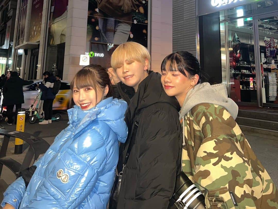 のインスタグラム：「れな&とうあ&ゆぴ🫑で韓国🇰🇷 2人ともおもろすぎて ほうれい線深く刻まれた🥶」