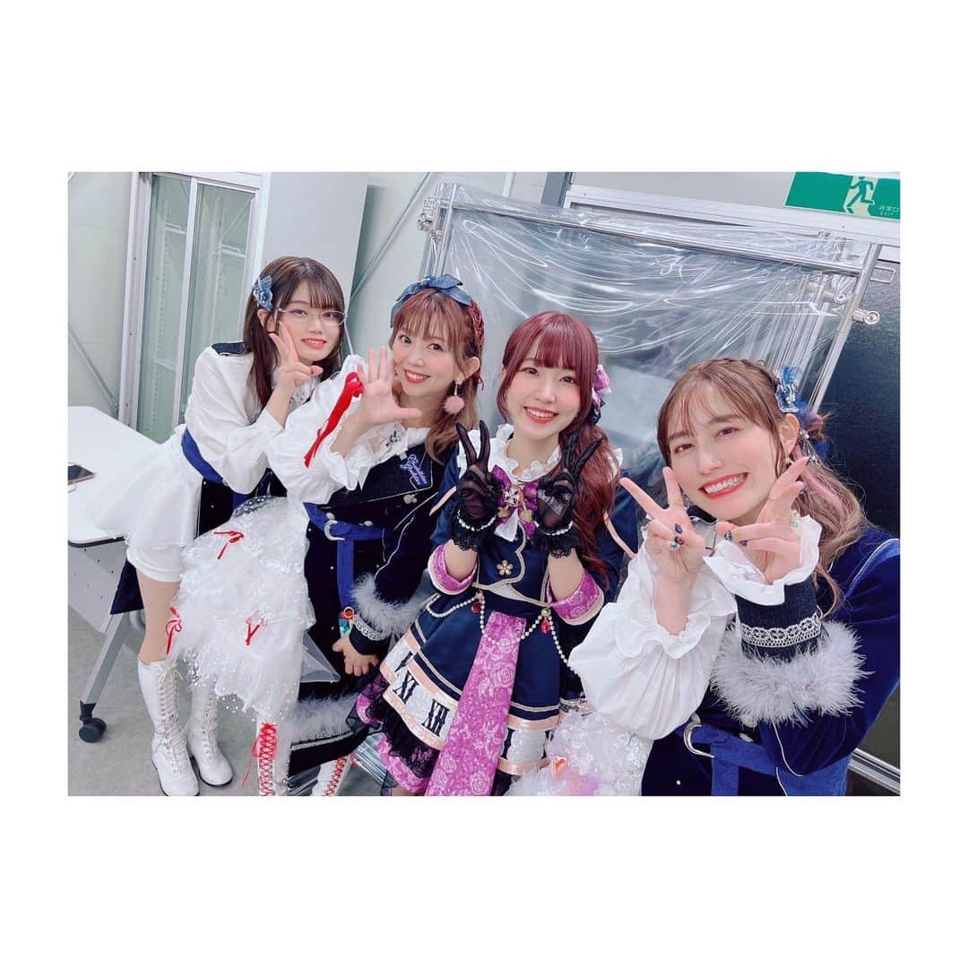 牧野由依さんのインスタグラム写真 - (牧野由依Instagram)「THE IDOLM@STER CINDERELLA GIRLS Twinkle LIVE Constellation Gradation  pic1:#西園寺琴歌 役　#安齋由香里 ちゃん  pic2:#木村夏樹 役　#安野希世乃 ちゃん  pic3:#日野茜 役　#赤崎千夏 ちゃん  pic4:#南条光 役　#神谷早矢佳 ちゃん  pic5:#松永涼 役　#千菅春香 ちゃん  pic6:#諸星きらり 役　#松嵜麗 ちゃん  pic7:ゆいちゃん、由香里ちゃん、麗ちゃん  pic8:いーだ氏 #渋谷凛 役　#福原綾香 ちゃん #塩見周子 役　#ルゥティン ちゃん」12月9日 22時48分 - yui_makino0119
