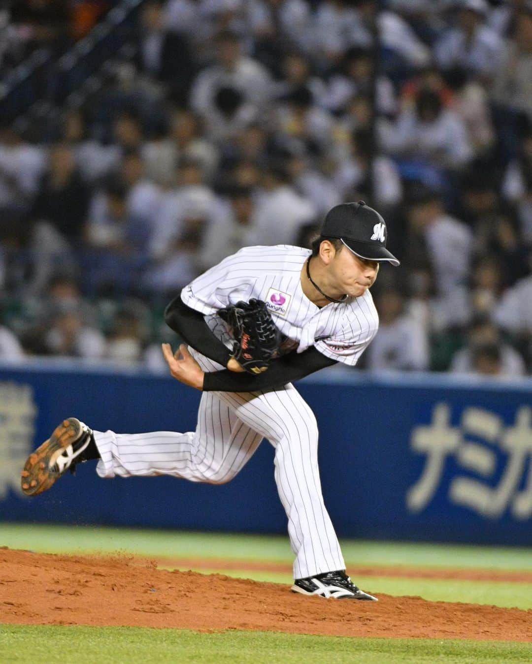 成田翔のインスタグラム：「本日行われた現役ドラフトにより、来シーズンから東京ヤクルトスワローズに移籍することが決まりました！ 7年間千葉ロッテマリーンズでたくさんの経験をさせていただきました！ なかなか期待に応えられず、悔しい気持ちでいっぱいです！ 来年ヤクルトで活躍することがロッテへの恩返しになると思うのでもう一度初心に返って頑張ります！ これからもチームは変わりますが、みなさんよろしくお願いします🙇‍♂️🙇‍♂️」