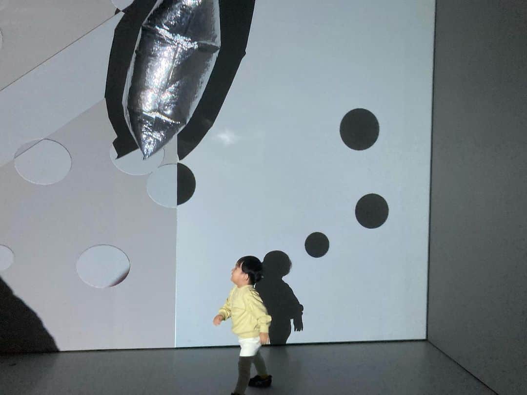 美坂理恵さんのインスタグラム写真 - (美坂理恵Instagram)「.  アンディ･ウォーホル･キョウト/ ANDY WARHOL KYOTO 京都市京セラ美術館  今も色褪せず、おしゃれなポップアート。 カラフルな世界。 子どもも大喜びの仕掛けあり。 観に行けてラッキーでした♡  京セラ美術館の建物も美しい✨  #アンディウォーホルキョウト #andywarholkyoto #スマホ撮影OK #美術館巡り」12月10日 9時05分 - misakarie