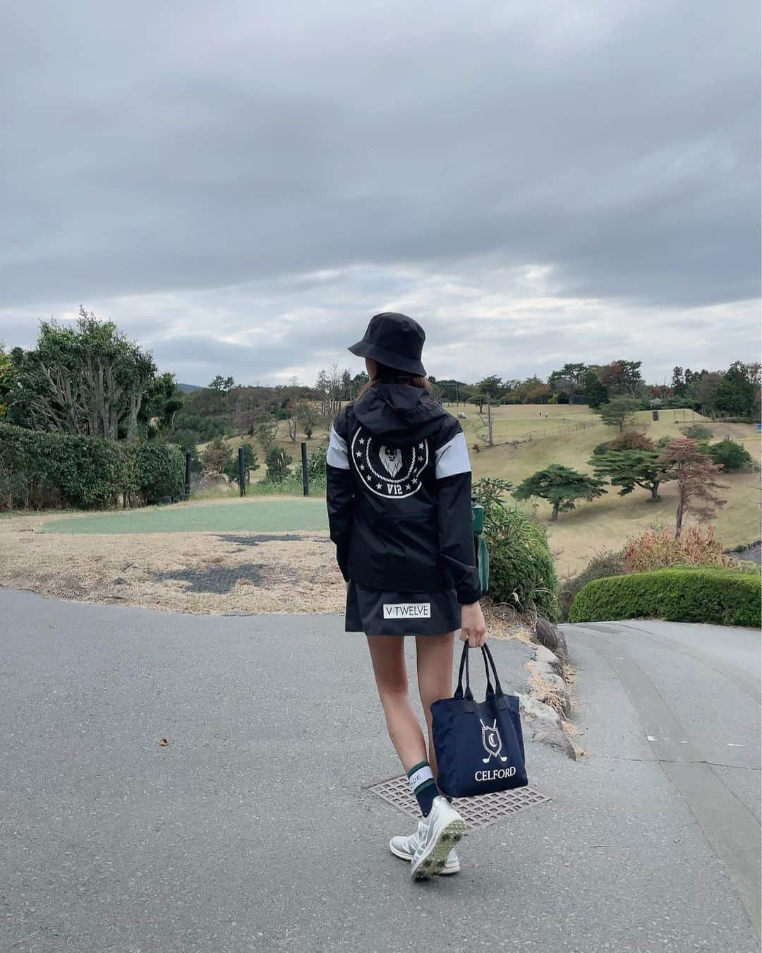 梶本成美さんのインスタグラム写真 - (梶本成美Instagram)「#ゴルフコーデ  @v12golf_official  @celford_official  @newbalancegolf_japan   #ゴルフ　#ゴルフ女子　#スーパーバー」11月16日 16時34分 - narumikajimoto