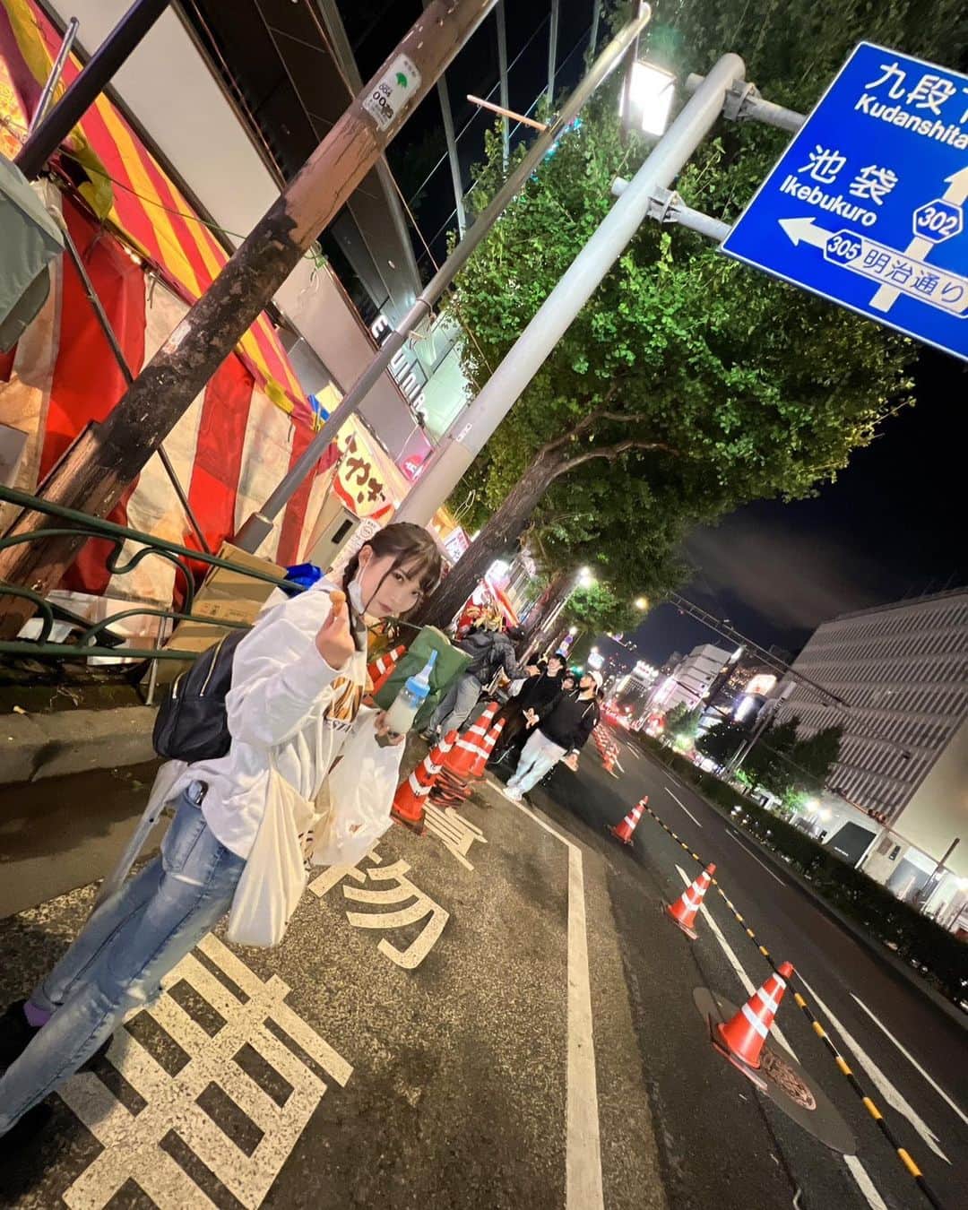 枢木あおいのインスタグラム：「もしかしたら前世は赤ちゃんかもしれない  #ベビーカステラ #哺乳瓶  #🍼🍼🍼 #酉の市」