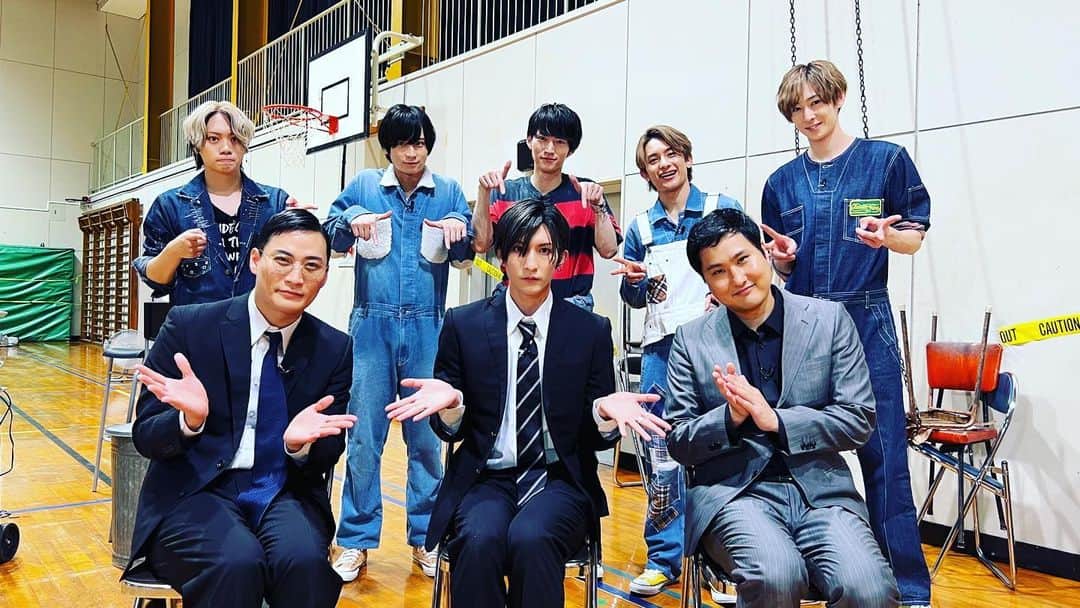 のインスタグラム：「ろくにんよれば町内会 #ロクマチ 昨日放送でした📺 ご視聴くださった方、ありがとうございます☺️  自分が持っていった設定が全く役に立たず挙句の果てに爆弾を一発で引いてしまうとは… 我ながらついてない…笑  #きつね のお二人、素敵なお芝居と楽しい時間をありがとうございました✨」