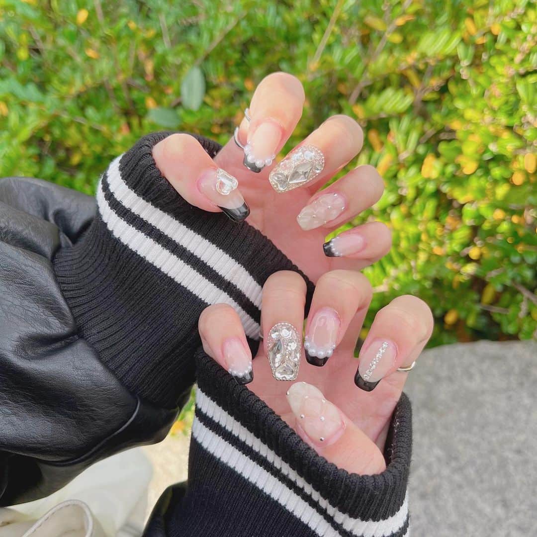 阪上彩香のインスタグラム：「久しぶりに黒🖤💭」