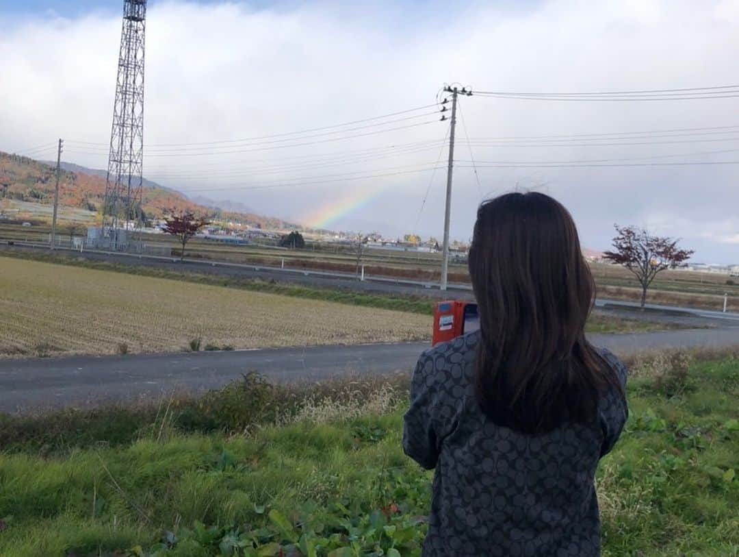 岩崎宏美さんのインスタグラム写真 - (岩崎宏美Instagram)「山形河北町総合交流センターにて虹🌈を見ることができました。 「宝くじまちの音楽会」 今日は虹の力も🌈借りて、 一生懸命頑張ります‼️  感謝‼️」11月16日 13時02分 - hiromiiwasaki_official