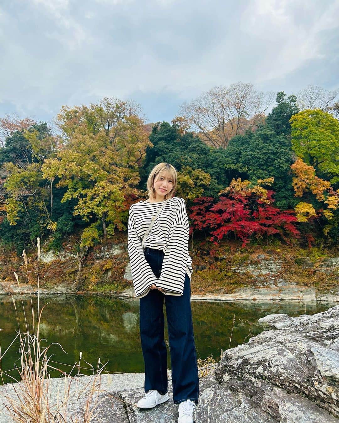 茂木忍のインスタグラム：「紅葉見に行った🍁」