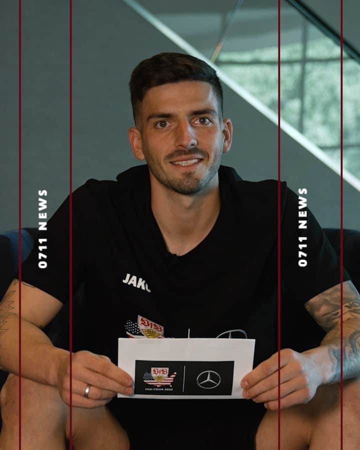 VfBシュトゥットガルトのインスタグラム：「Die brandheißesten #0711-News aus Texas: Was ist los am zweiten Tag der VfB US-Tour? Anchorman @fbredlow sagt es euch!  Zum ganzen Video auf vfb.de und in der Story! 🎥 _ _ #VfB | #BLinUSA #VfBinTexas #vfbstuttgart #vfbstuttgart1893 #auscannstatt #furchtlosundtreu #VfBInsta」