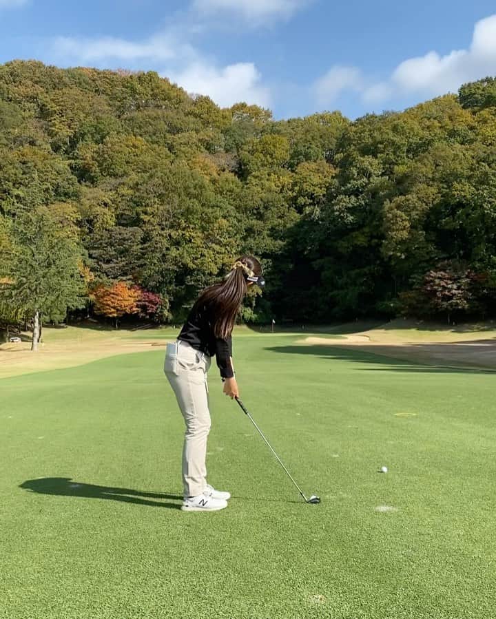 河本結のインスタグラム：「. 🍂🌰🍁 . #iron#golf #golfswing」
