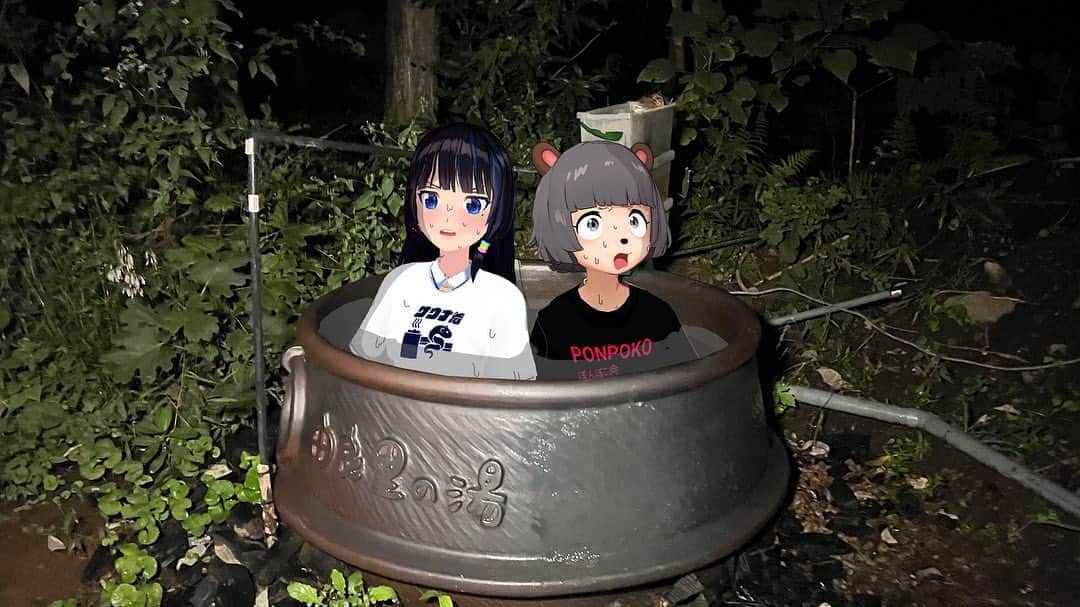 甲賀流忍者ぽんぽこのインスタグラム：「あおのじょキャンプ⛺️🗻🌞 サウナは相当体力がいることを知った🧖‍♂️ 葵師匠手取り足取りありがとう！ サウナーはサウナ初心者に異常に優しい インフィニティチェア一個しかないのにいっぱい譲ってくれた たぶん🥜くんのライブの体力はサウナから来てる  ノジョーピーの寝る前のトーク、軽く確認してサウナフォルダに入れてた。 編集の時にちゃんと聞いたらサウナじゃなくて笑った🍃  そして今日からぽこピー展トーキョーが始まる！ やはり緊張する！楽しんでもらえますように！」
