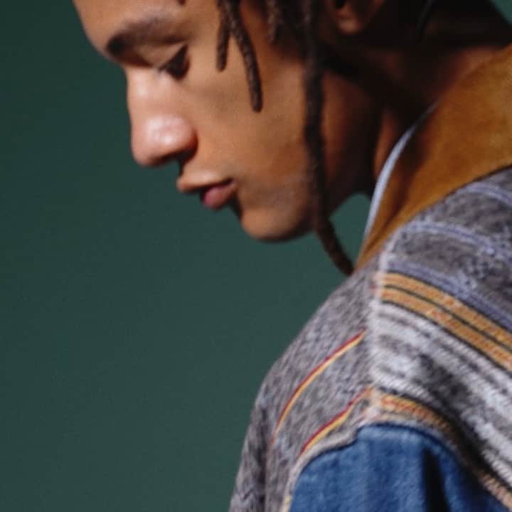のインスタグラム：「Stories from the streets, stories from the knits.  #MissoniFallWinter22」