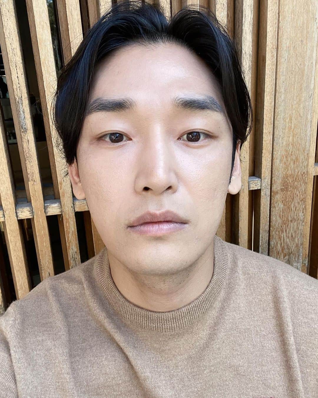 カン・シンヒョさんのインスタグラム写真 - (カン・シンヒョInstagram)「🤚🤚🤚」11月17日 2時30分 - actor_shinhyo