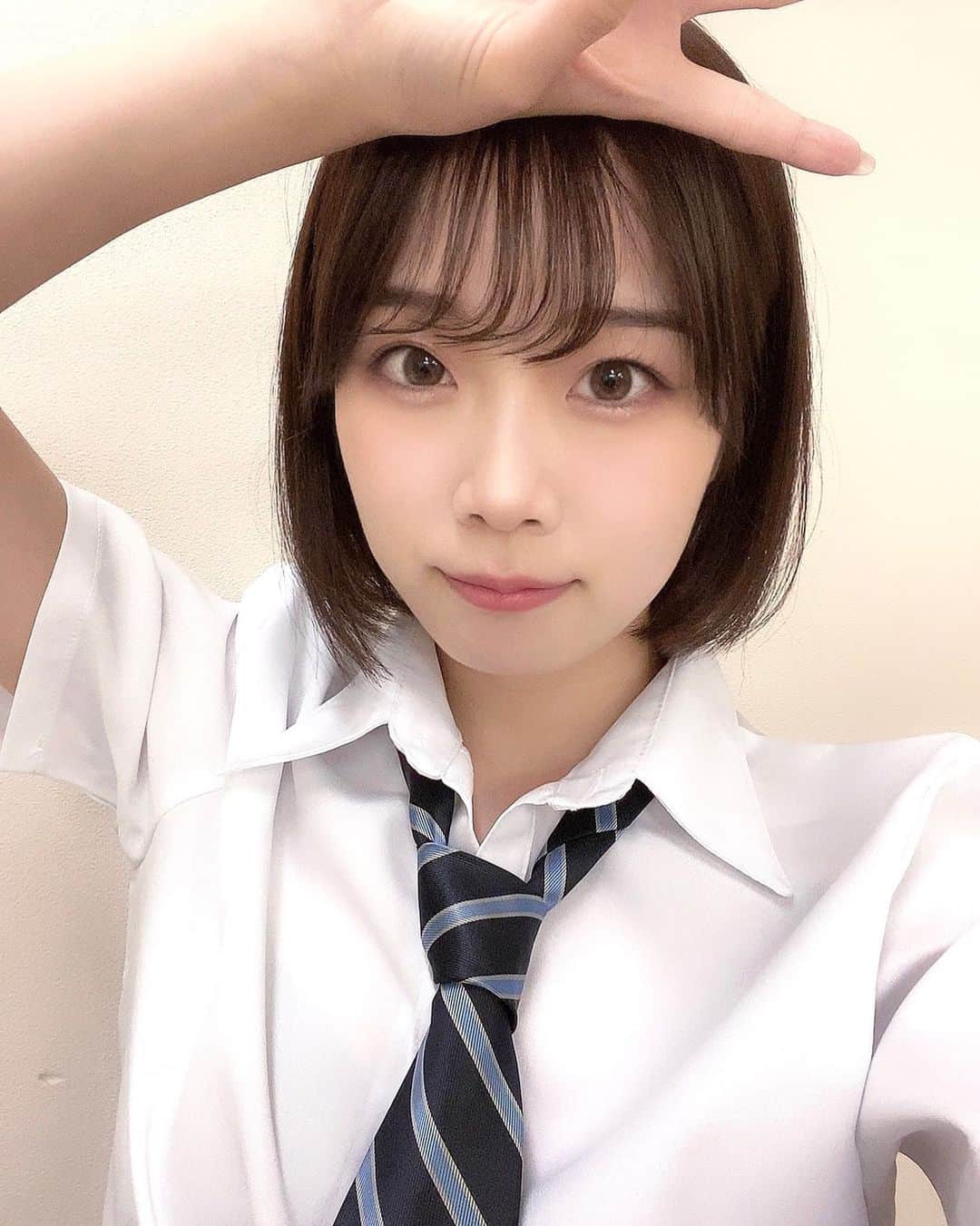 のインスタグラム：「ハロウィンイベントで久々に制服を着てしまったので、ここに供養します🌚🌝」