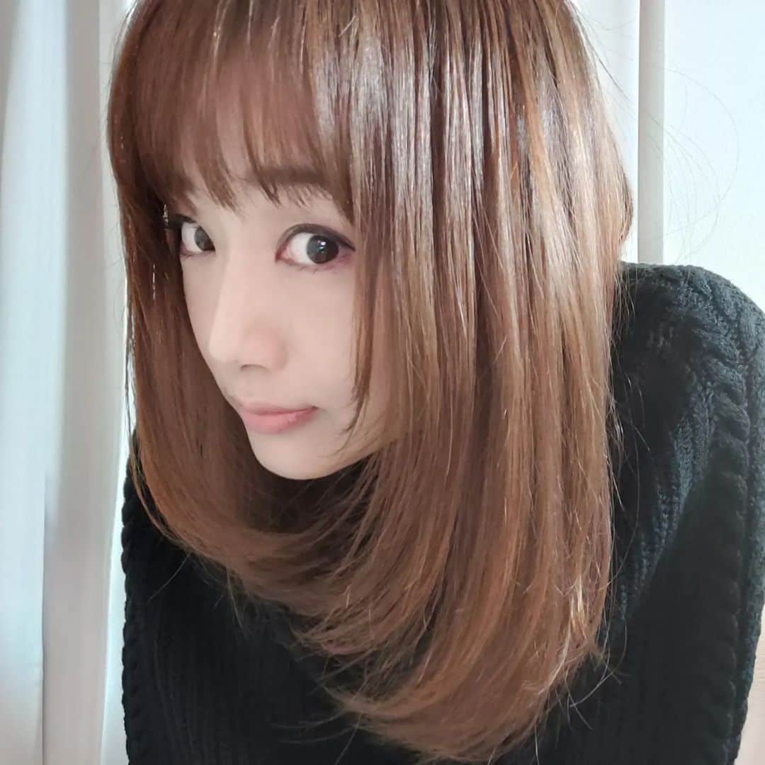 工藤里紗のインスタグラム：「つるつるになった✨🪩✨ #hairtreatment #内巻き」