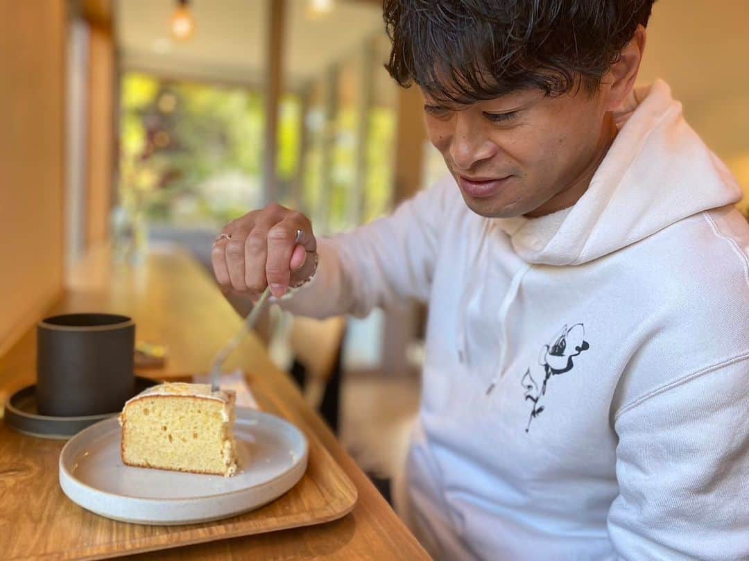 富山貴光さんのインスタグラム写真 - (富山貴光Instagram)「day off☕️ UP COFFEEに行ってきました☕️ 大福🐶可愛かった🤣 オススメは🍋レモンケーキ🍰  たまにはコーデ載せてみよ😏 #大宮アルディージャ #とちぎ未来大使 #栃木市ふるさと大使 #upcoffee #fides #acnestudios #marni #nikesacai」11月16日 20時18分 - takamitsutomiyama18