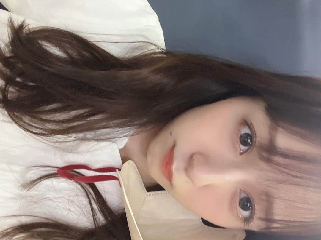 瑞季のインスタグラム：「.  👀どアップ     #selfie #過去pic」