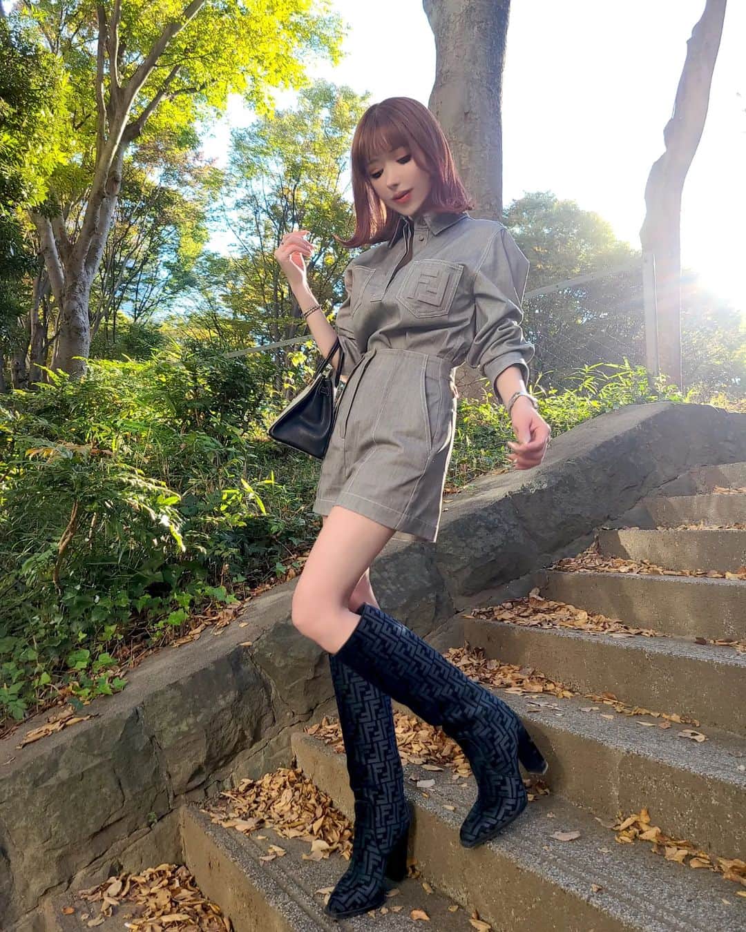 まき子さんのインスタグラム写真 - (まき子Instagram)「天気のいい日のお散歩すき🌳💚  #fendi #birkin25」11月17日 2時58分 - y.maki2000
