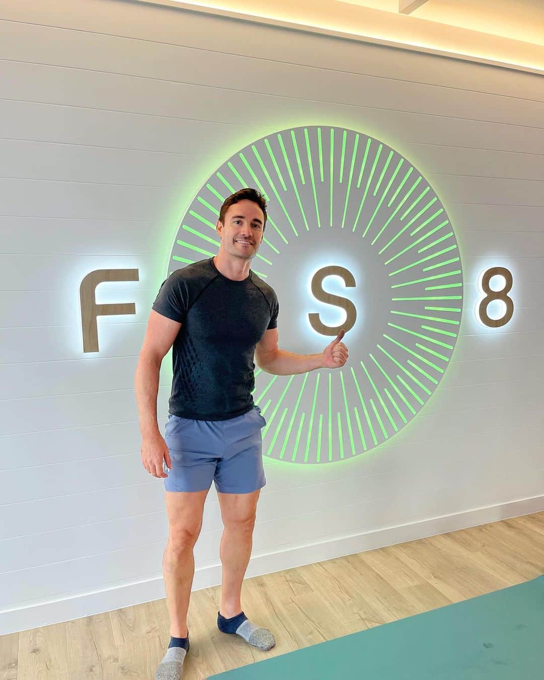トム・エバンスさんのインスタグラム写真 - (トム・エバンスInstagram)「London Lights at @fs8 ...