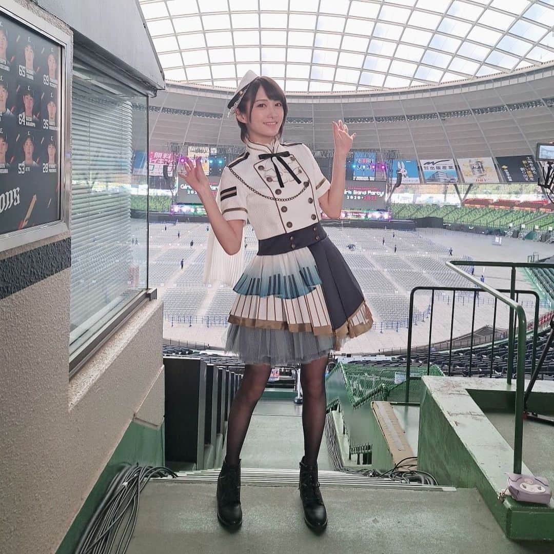 のインスタグラム：「🦋 GBP2022は久しぶりの初期衣装でした💙 なんだかモニカの歴史を感じましたわ☺️ ・ ・ #GBP2022 #ベルーナドーム  #バンドリ #ガルパ  #bangdream  #Morfonica #モニカ #八潮瑠唯」