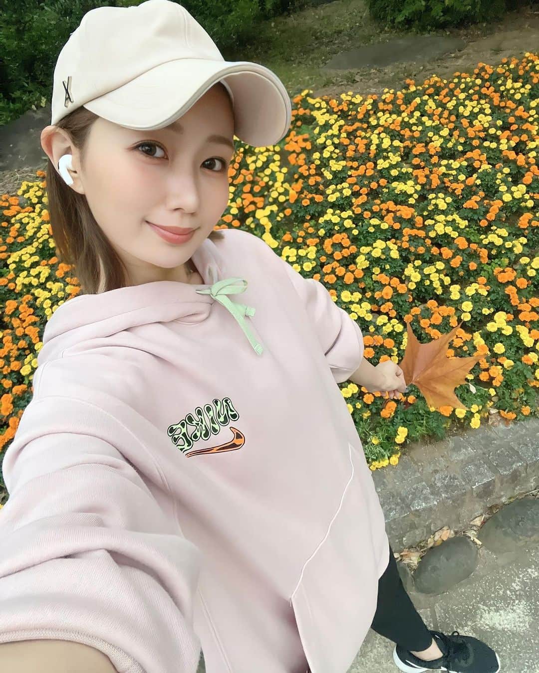 水越愛華のインスタグラム：「先週末のお休みは ドナルド・マクドナルド・ハウス支援の チャリティラン&ウォークに 参加してきました！🏃‍♂️💙  チャリティラン&ウォークの 参加料金の一部が 病気の子どもと その家族のための滞在施設、 ドナルド・マクドナルド・ハウスに 寄付されます！🤝  私は、 「みんなで"M"or"♡"を描こう」 の企画に参加しました🏃‍♂️👟  Stravaを使って 地図上に"M"を描いたよ🏃‍♂️💙  オンラインなので誰でもどこでも 参加できる大会となっているので ぜひ参加してみてください😌🫶🏻  11/27(日)には 生配信も実施されるみたいです☺️ (詳しくは公式HPに🫶🏻)  応募はこちらから⇩ https://www.dmhcj.or.jp/run-walk2022/  #チャリティランアンドウォーク  #青いマックの日 #ドナルドマクドナルドハウス #PR」