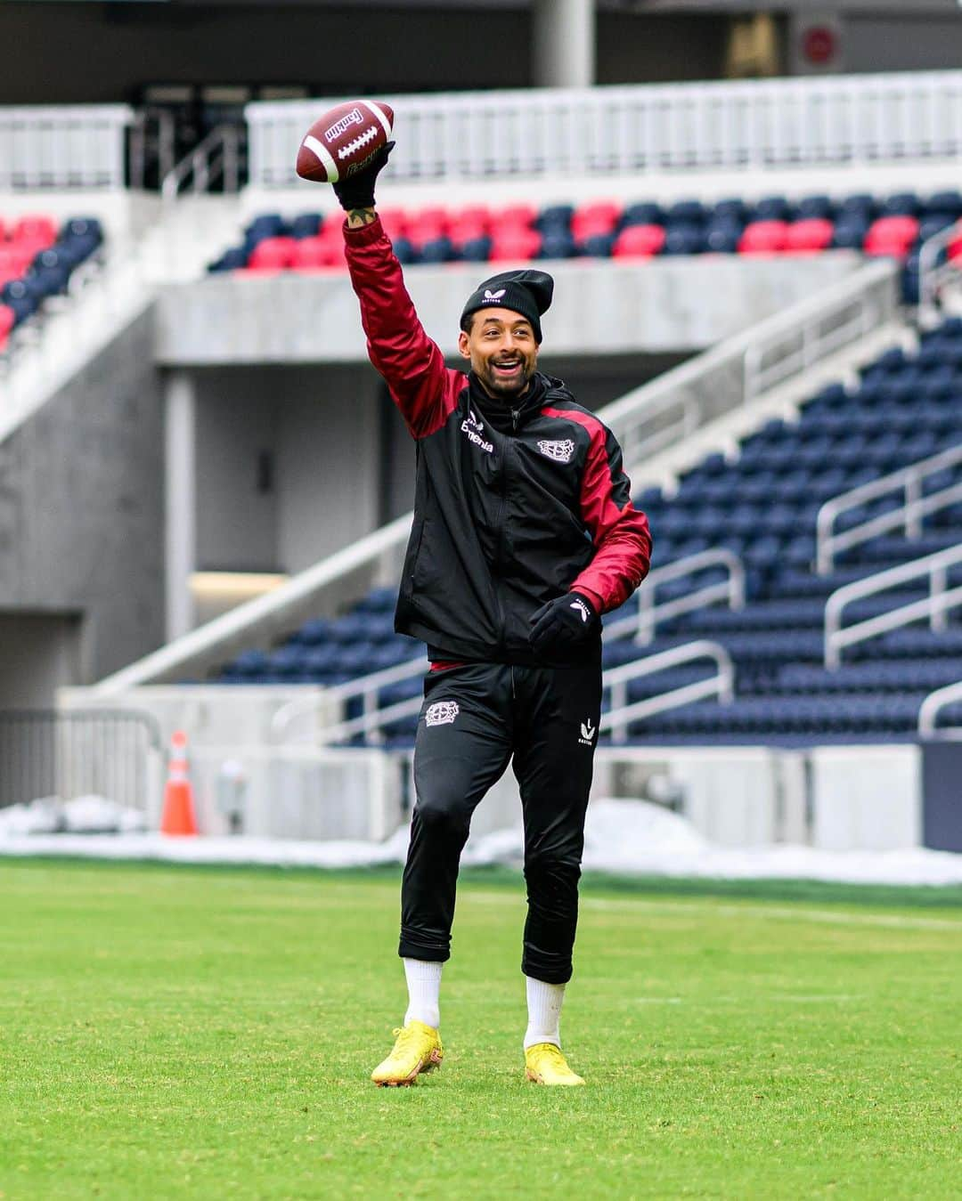 カリム・ベララビのインスタグラム：「🏈💯 #stlouis」