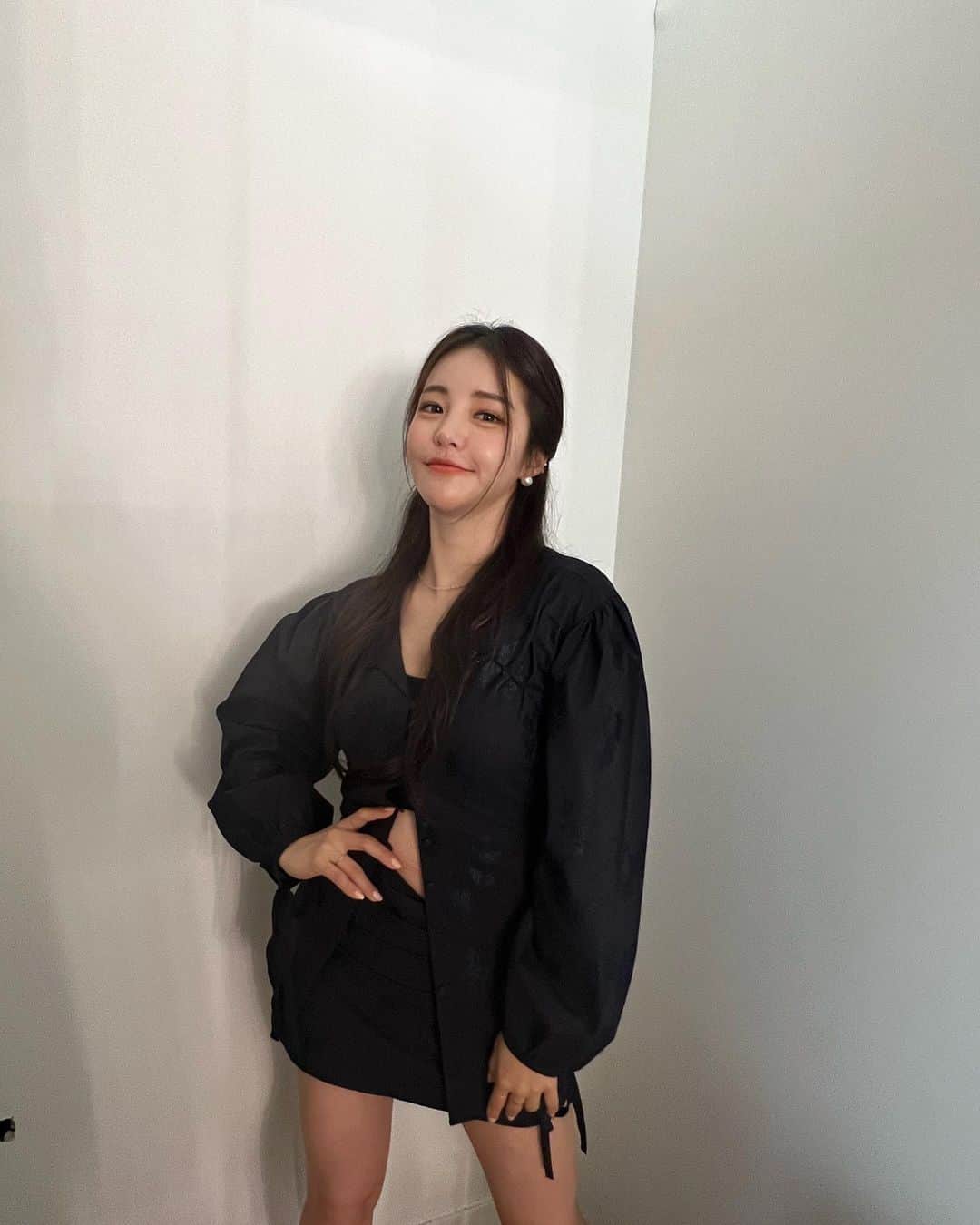 ナム・ユジョンさんのインスタグラム写真 - (ナム・ユジョンInstagram)「나 오늘.. 결혼에 진심이야..👰🏻‍♀️💍💕 (저 결혼하는거 아니구.. 오늘밤 10:30pm jtbc..)」11月17日 11時29分 - braveg_yj