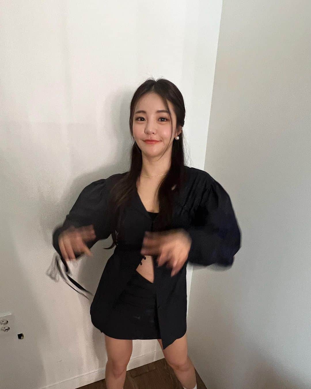 ナム・ユジョンさんのインスタグラム写真 - (ナム・ユジョンInstagram)「나 오늘.. 결혼에 진심이야..👰🏻‍♀️💍💕 (저 결혼하는거 아니구.. 오늘밤 10:30pm jtbc..)」11月17日 11時29分 - braveg_yj