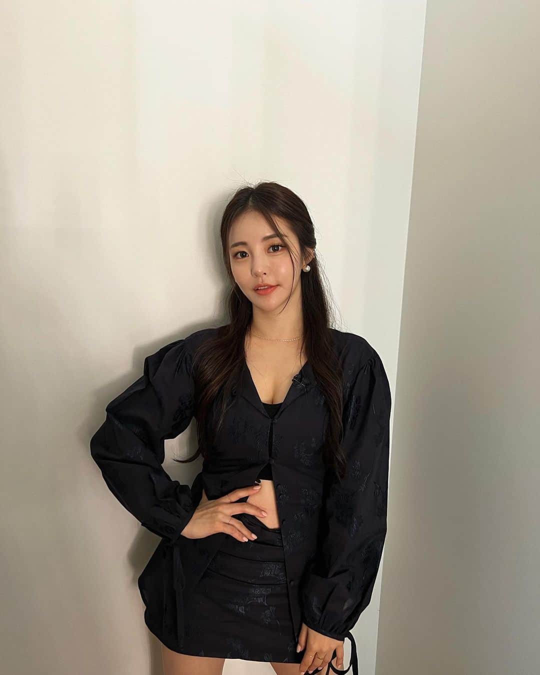 ナム・ユジョンさんのインスタグラム写真 - (ナム・ユジョンInstagram)「나 오늘.. 결혼에 진심이야..👰🏻‍♀️💍💕 (저 결혼하는거 아니구.. 오늘밤 10:30pm jtbc..)」11月17日 11時29分 - braveg_yj