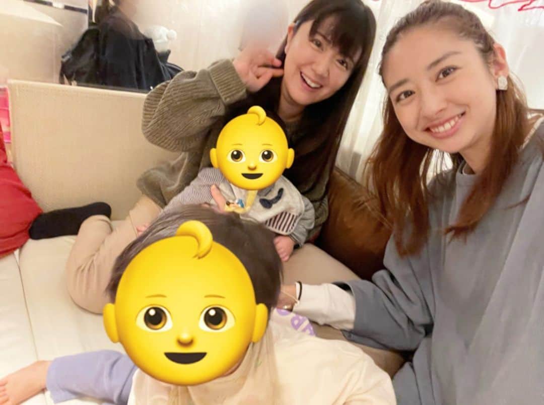 のインスタグラム：「ぴちぴちピッチ、波音こと寺門仁美ちゃんと子連れランチ✨ 2人で子どもを連れてるとか感慨深すぎる…🥹 ピッチで集まることはあれど、2人で会うのは何気に初でした！ 楽しかった〜☺️💞  #ぴちぴちピッチ #波音 #るちあ #2人母だってよ #ベビちゃん可愛すぎて癒された」