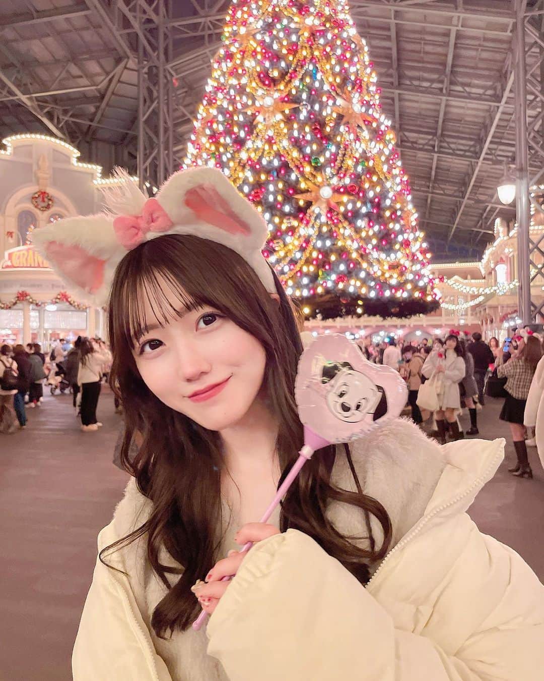 樋口なづなさんのインスタグラム写真 - (樋口なづなInstagram)「🕊 クリスマスディズニー最高だねえ ！ マリーちゃんのカチューシャ狙ってたから嬉しい🎀🤞🏻」11月17日 20時58分 - nazuna_higuchi