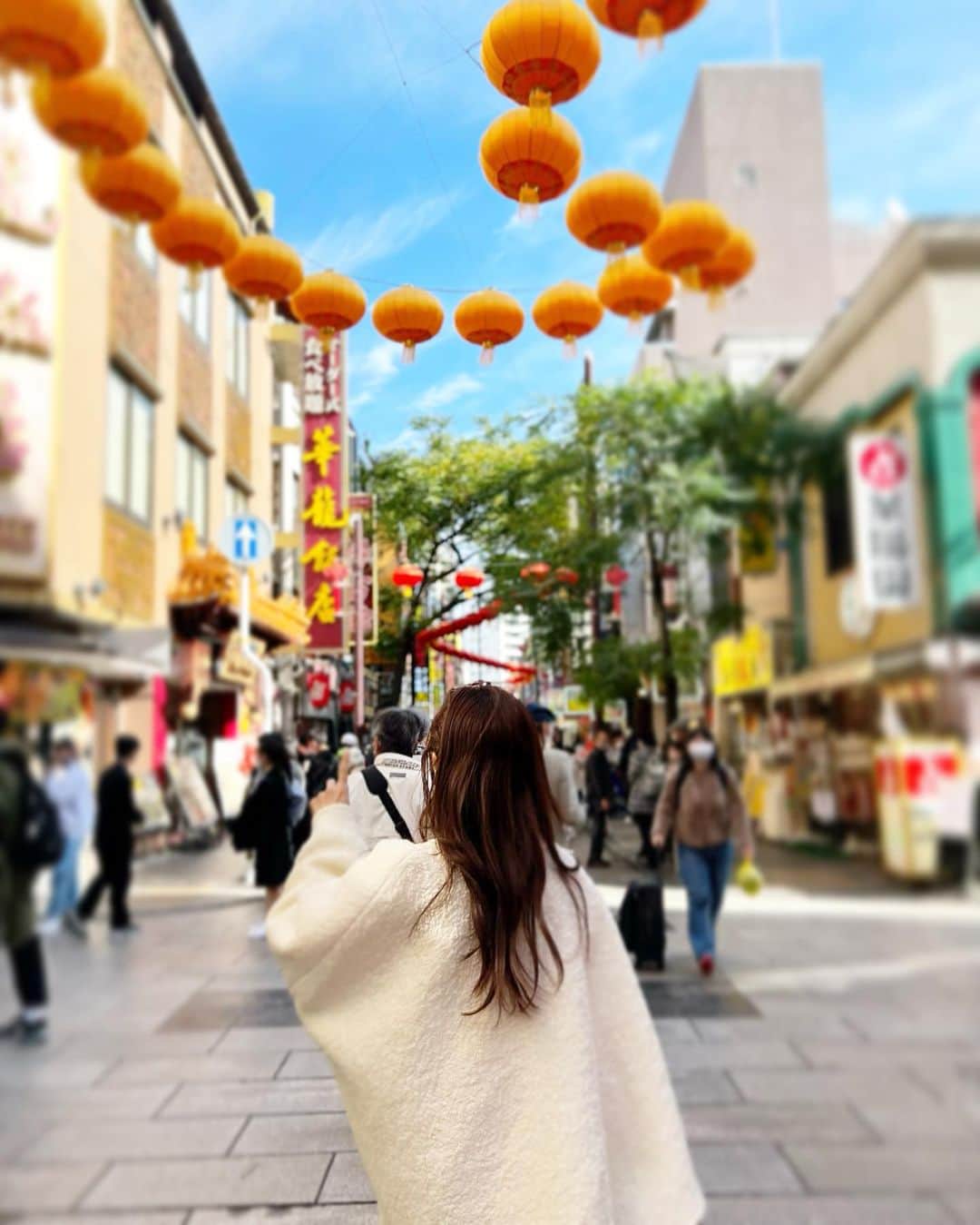 神崎恵さんのインスタグラム写真 - (神崎恵Instagram)「🧙 今朝はFM yokohamaでお仕事でした。 ランドマークのハリーポッターツリー🎄 着ていた上着。ぽくて笑いました。 魔法使えそうです🪄。 「黒着てきたらよかったわ」と言ったら 「ヘドウィグは白ですよ」(檀)と言われました。 ヘドウィグはひとではなく、🦉ですって。」11月17日 13時58分 - megumi_kanzaki