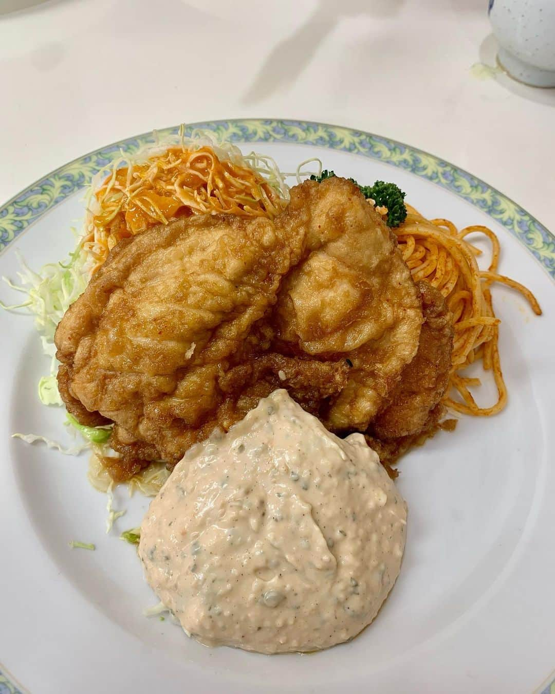 武内裕之のインスタグラム：「This restaurant is said to be the origin of CHICKEN NANBAN #japanesefood #japantrip #lunch #chikinnanban #miyazaki #チキン南蛮 #宮崎 #宮崎グルメ」