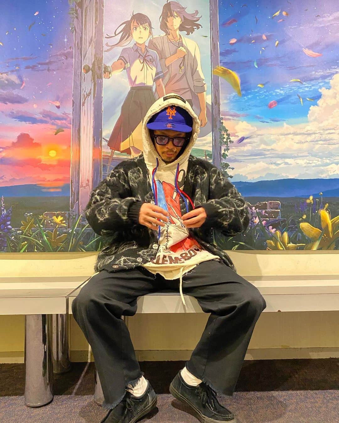 tetsuya togashiのインスタグラム：「🎱🎱🎱🎱🎱 🐣すずめの戸締まりコーデ🐣 ‍ ☑︎CAP AIME LEON DORE × NEW ERA ☑︎CARDIGAN who's who gallery ☑︎hoodie PROBLEM6OY ☑︎bottoms LEVI'S ☑︎sneakers converse ‍ ‍ #aimeleondore #newera #problem6oy #problemboy #levis #リーバイス #converse #コンバース #converseskateboarding  #supreme #シュプリーム #whoswhogallery #フーズフーギャラリー #すずめの戸締まり」
