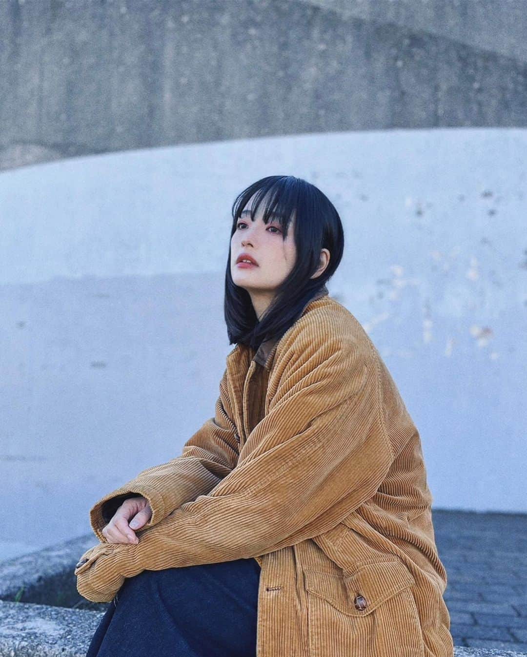 小森真理子のインスタグラム：「弟氏カメラ📸  今年免許をとった弟氏 乗せてもらってお買い物に行ったりアイス食べたりしました🍦  ほんとずっと弟氏に対してはいつまで経ってもちっさい頃のイメージが抜けなくて...なんか変な感じがしたなあ🚗  たぶん何年か先弟氏がおじさんになってもおんなじこと言ってそうだな、と思う姉でした。 また遊ぼうな。」