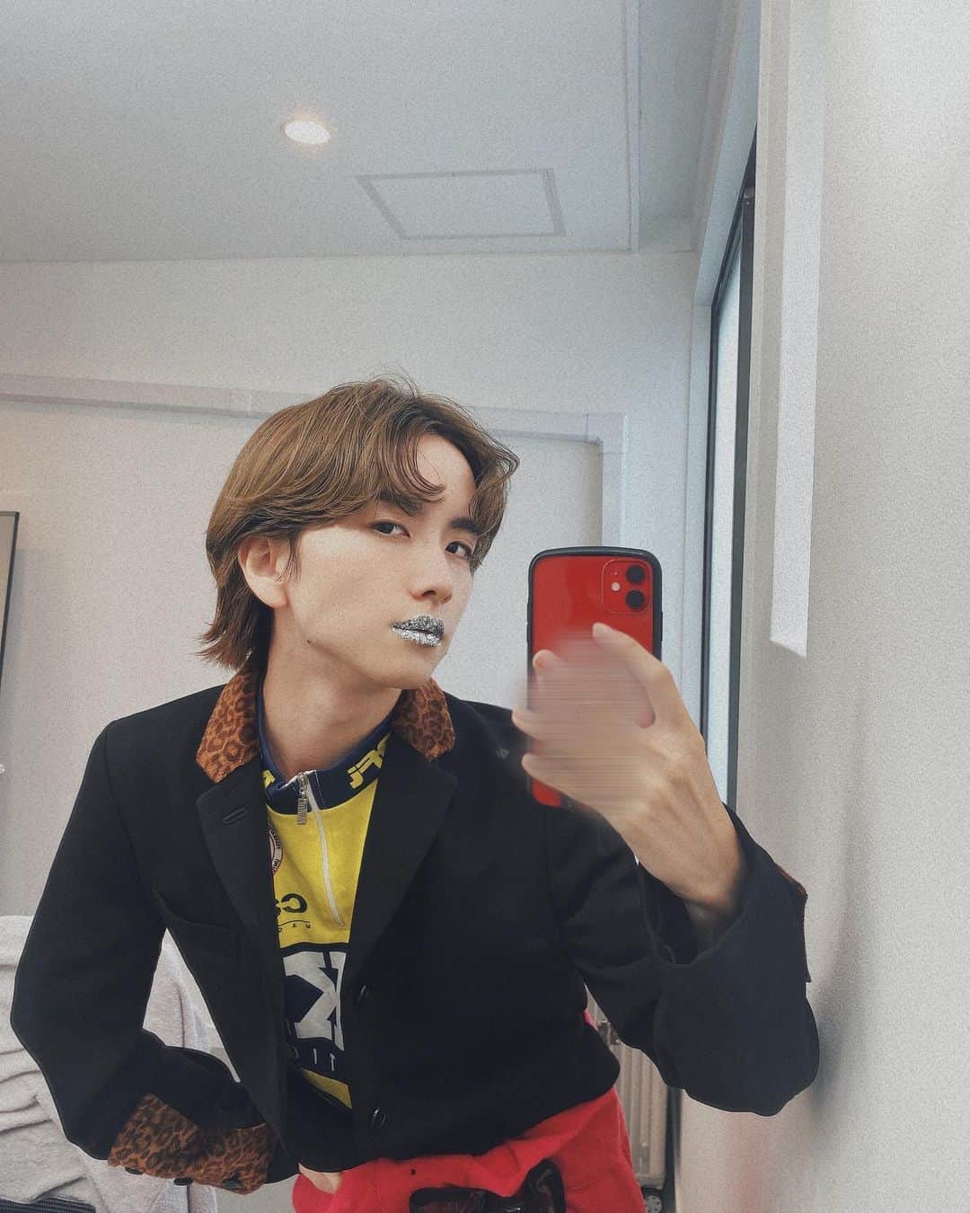 のインスタグラム：「別冊カドカワScene12  違和感shoot👽🫦」