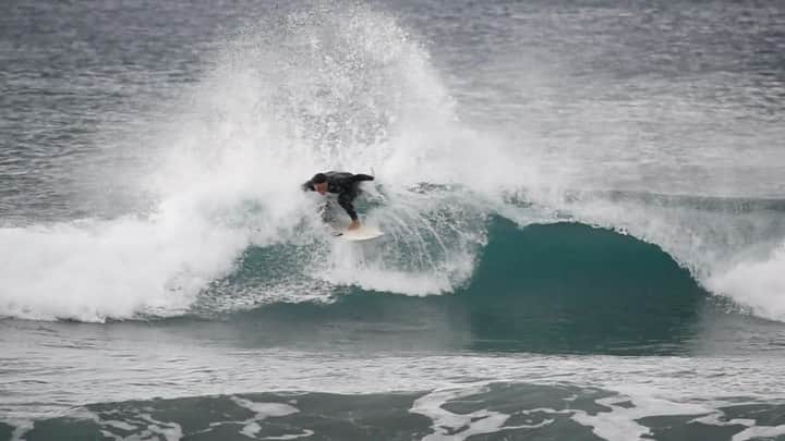 飛田流輝のインスタグラム：「one turn 🗯💨🌊 久しぶりの🏄‍♂️⚡️  @volcomjapan #volcomjapan #volcomwetsuits  @dakine_japan  #surf #surfing #1173」