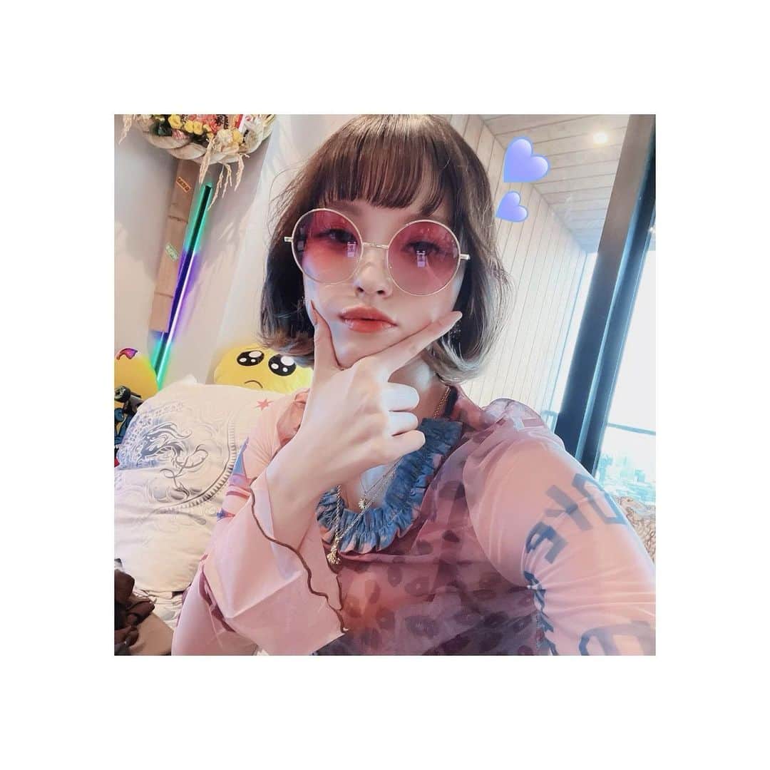 ロイ - RöE -のインスタグラム：「. Life with グラさん🕶  #こんなもんなんぼあってもいいですからね」