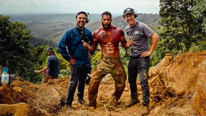 リッキー・ウィットルのインスタグラム：「Where do you start? What a great ride with an incredible group of peeps❤️🙌🏾 #LandofBad 🎥 Casting directors #maryvernieu #michellewadebyrd put together a band of brothers and sisters with crazy chemistry. Director @superswift was one of the reasons I did this movie, check his previous work and you’ll see why, man is a visual genius🔥the script is fire from @davidfrigerio I was hooked from page 1,love these dudes👏🏾 an awesome line up of producers who arnt just talented in their field but great people (we all should know that’s rare and these peeps were wonderful) #michaeljefferson #markfasano #ariannefraser #debglover #jaredpurrington #traceyrobertson #traceyviera the production team,Judy Georgia Hannah Sam that guided me to and through the whole process and then home safely. Accounts, catering😜Ari Jordan Sahel in transport,Amy and Leno,all at base camp,our awesome costume dept,hair and makeup that kept me warm/cool and highly entertained🤣 the awesome crew who have to be the funniest and most relaxed crew I’ve ever worked with, soooooo much banter and fun yet worked their socks off on a incredibly physically demanding project💪🏾 Weapons training team Paul jock Potts Kinney. The beautiful indigenous family that started our journey by blessing our production❤️🙏🏾 Victoria Christie janette Alice and all at @langhamgoldcoast for my beautiful stay❤️and of course my reps #nate #elizabeth #gavin #lev #gersh #dentonbrierly #ginsburgdanielskallis special mention @ruthannefrigerio #rockie #kir  Just a huge Thankyou to the many names and departments that arnt on camera but put so much into making these projects,pre /during and post production. It’s impossible to name everyone but know I’m so grateful to you all for an incredible experience that I can’t wait to share with fans out there #landofbad @landofbad.movie #action #thriller #movie #2023 #grateful #australia #goldcoast #butwhymalemodels 🤣🤷🏾‍♂️😎」