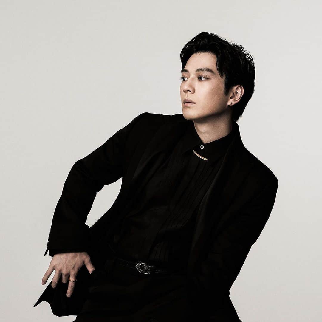 新田真剣佑のインスタグラム：「New Collection & Jewelry Collection NOW ON SALE  @incrm_official #incrm」