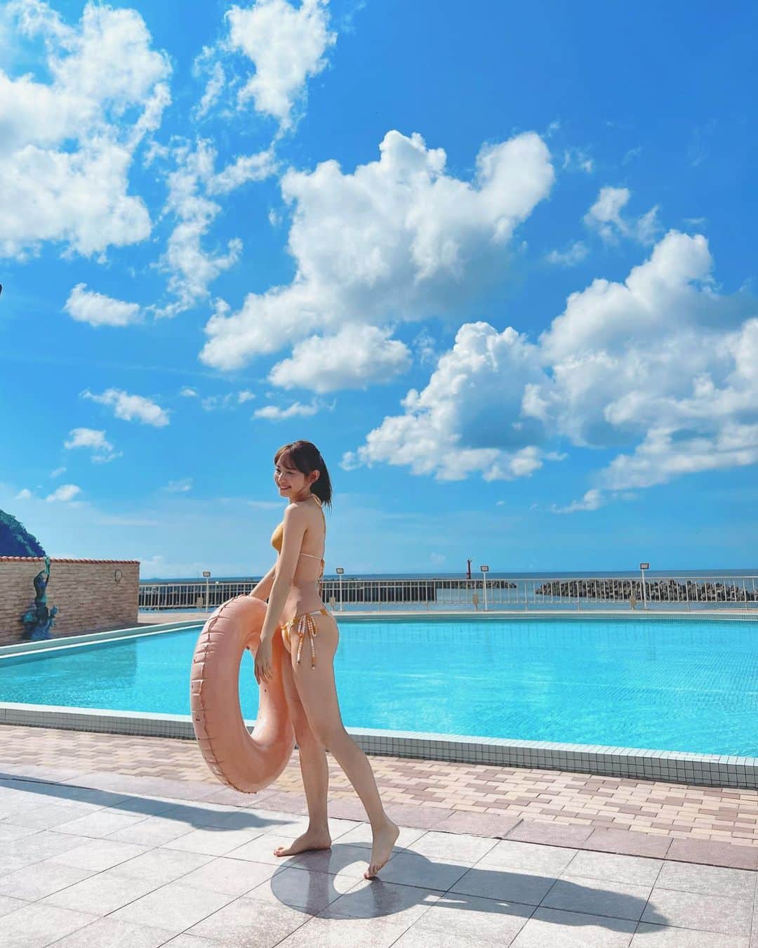 立花玲奈のインスタグラム：「. . #ヤングガンガン 2週間ありがとうございました🐬💙」