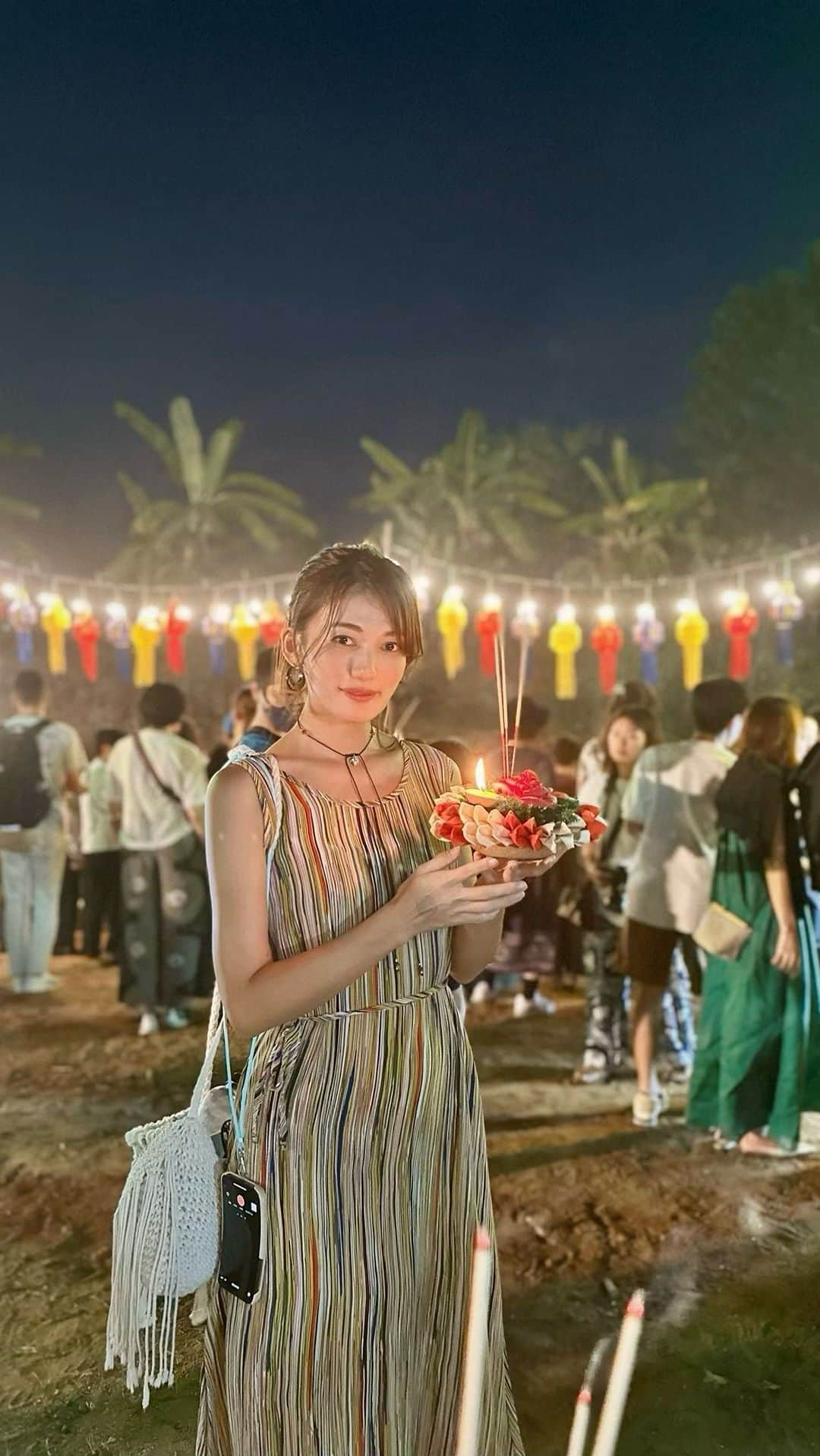 戸崎奈津のインスタグラム：「Loy Kra thong & Khom Loi Festival🌗 皆既月食×満月の日🌕  タイの #ロイクラトン祭り そしてチェンマイの #コムローイ祭り✨  街中、全てが美しかった✨🌸🌿🌓思い出〜🙌  #ランタン祭り #イーペン祭り #ランタン  #塔の上のラプンツェル #Chiengmai #皆既月食 #khomloi #ベルトラ#veltra #コムローイ#コムローイ祭 #LoyKrathong  #ロイクラトン #khomloy#loikrathongfestival#yipeng#タイ#タイ旅行#チェンマイ旅行#チェンマイ観光#ベルトラ#Natsu_trip🌸 #followme  #thai #เชียงใหม่ #howtoperfect #beautiful」